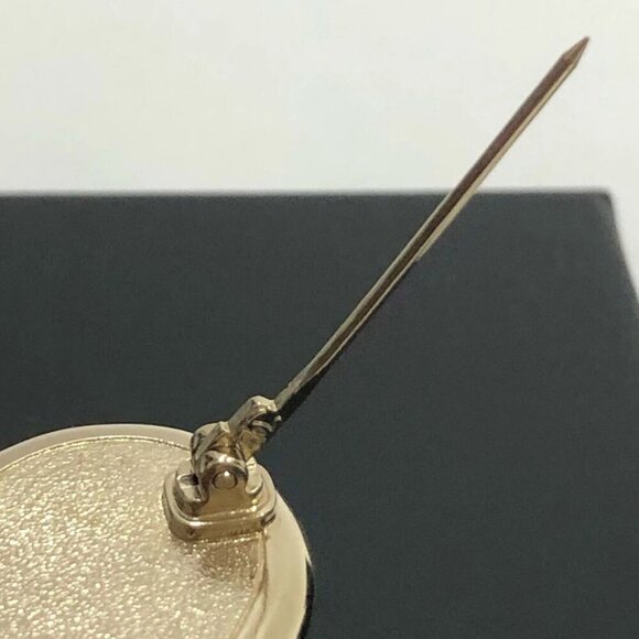 CHANEL CC Logo Rhinestone Heart Pearl Brooch Gold Tone Pin A21B Auth w/Box #7441 - Picture 7 of 10